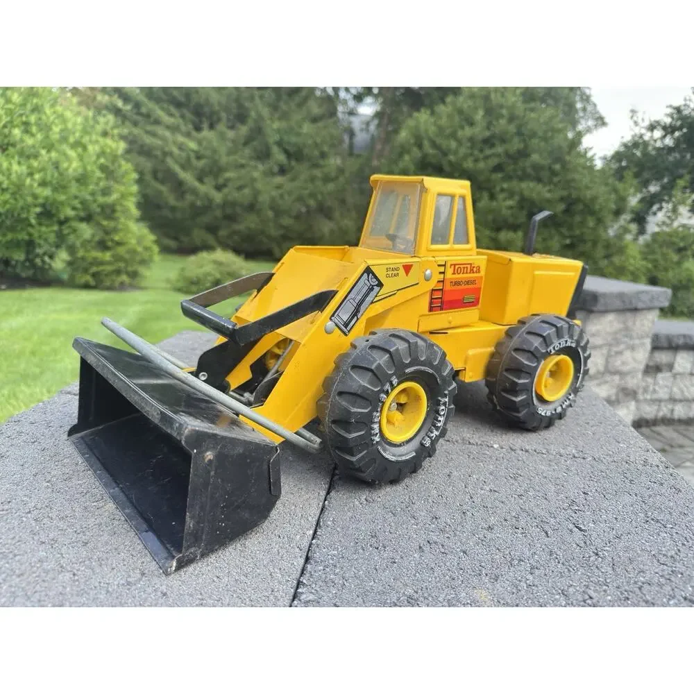 Vintage Tonka Turbo Diesel XMB-975 Front End Loader Pressed Steel